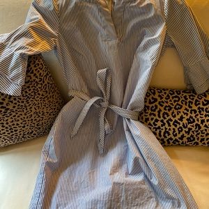 Talbots dress with bell layered sleeves, rotating closet excellent condition